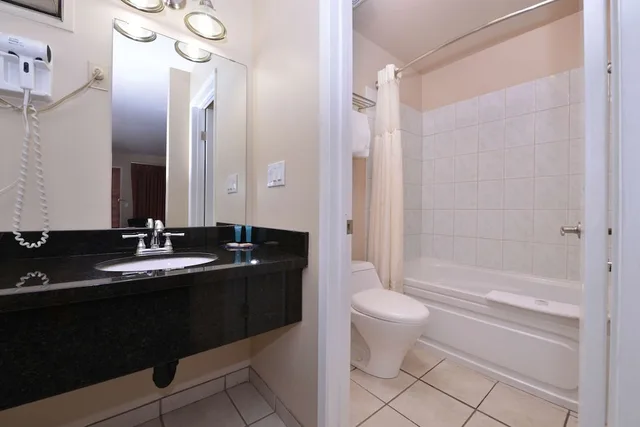جناح ديلوكس بسريرين كينج، Canadas Best Value Inn Suites Vernon 6/6
