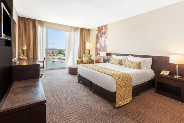 غرفة ديلوكس بسرير مزدوج بإطلالة على النهر، Wyndham Nordelta Tigre Buenos Aires 1/4