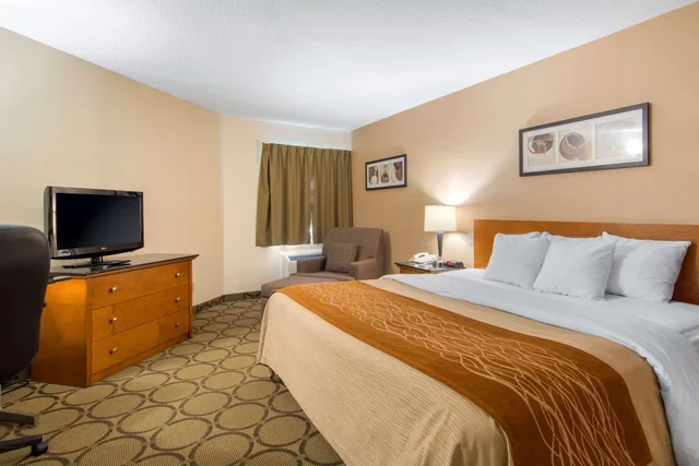 غرفة بزنس بسرير كينج، Comfort Inn Sudbury City 5/9