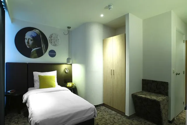 غرفة مفردة، Hotel de Koophandel 2/4