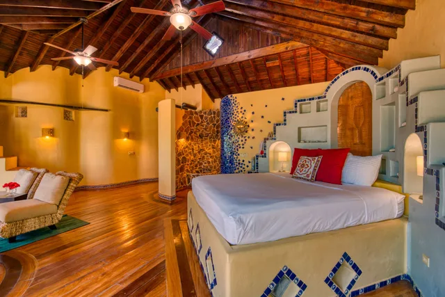 Luxury, Suite, King Bed, Bunk Bed, Queen Bed, Ocean View, 2 Balconies، Caribe Tesoro 2/4