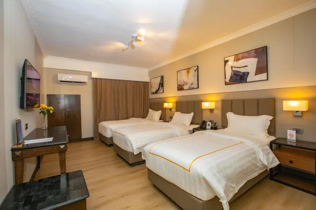 غرفة ثلاثية، EGI Cebu Resort & Hotel 1/1
