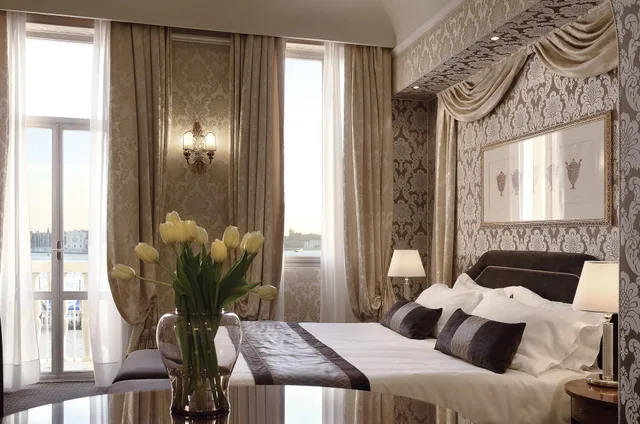 Junior Suite, Studio, King Bed, Lagoon View، Londra Palace 2/10