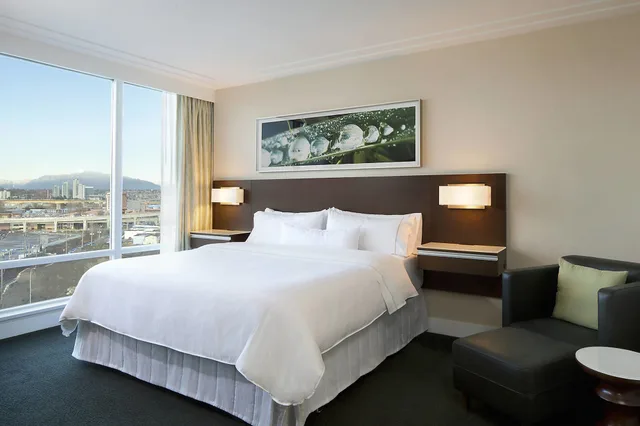 غرفة ركنية بسرير كينج، The Westin Wall Centre Vancouver Airport 2/4