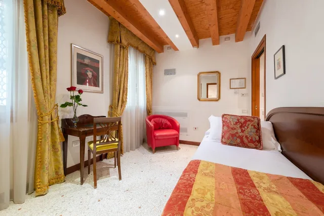 غرفة عائلية بسرير كوين وسريرين منفصلين، Ca Fortuny 3/5
