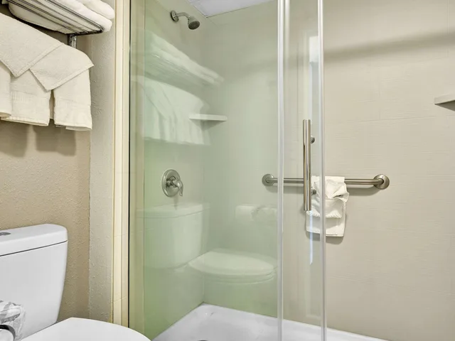 جناح بسريرين كوين، Quality Hotel & Suites At The Falls 7/7