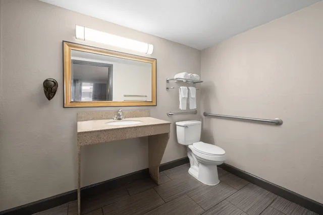 غرفة بسرير كينج لذوي الإعاقة، Days Inn By Wyndham College Park Airport Best Road 9/10