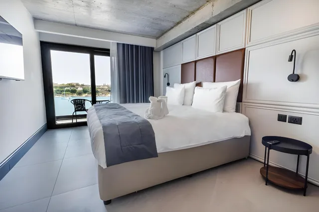 Deluxe, Single, Sea View, The Londoner Hotel Sliema 5/6