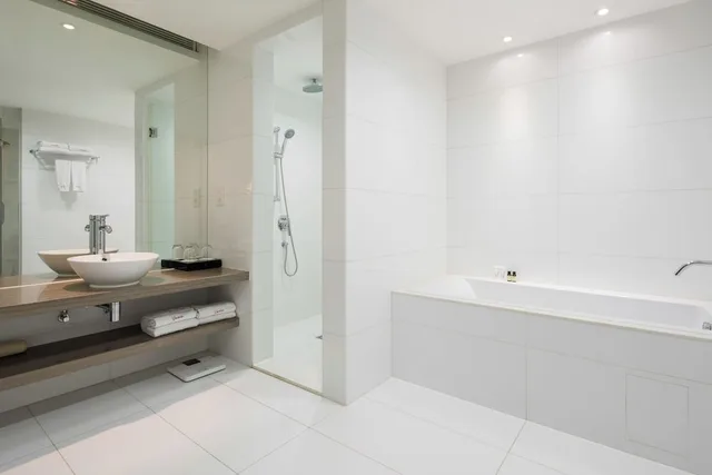 جناح سوبيريور بسرير كوين وسرير مزدوج بغرفتي نوم، Yuwa Hotel 6/8