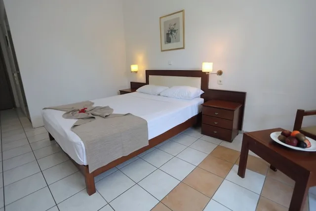 غرفة اقتصادية بسرير كوين وسريرين منفصلين بإطلالة على الحديقة، Maravel Star Art Hotel 5/10