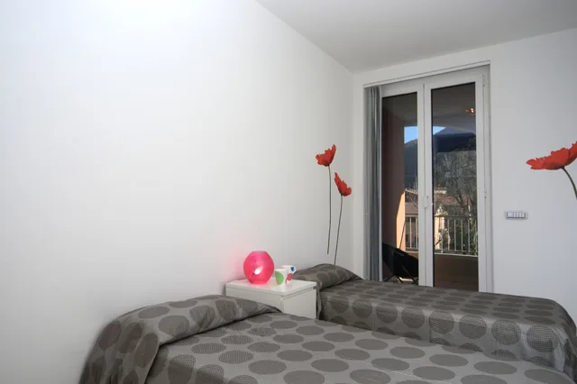 2 Bedrooms, Family, Apartment, Double and Twin Beds, Partial Lake View, Courtyard Area، Golfo Gabella 4/6