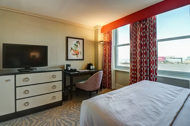 Deluxe, 2 Queen Beds, Resorts Casino Hotel Atlantic City 4/8