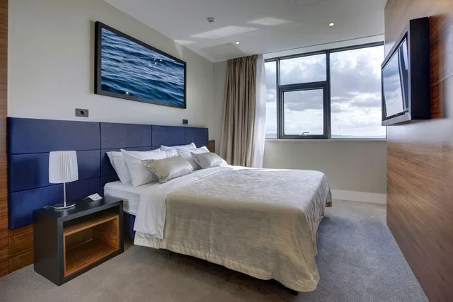 Deluxe, Triple, King Bed, Lateral Side Sea View, Sofa، Marvie Hotel & Health 1/1