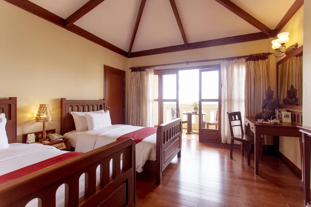 غرفة ديلوكس بسريرين منفصلين بإطلالة على الحديقة، Royal Angkor Resort & Spa 2/2