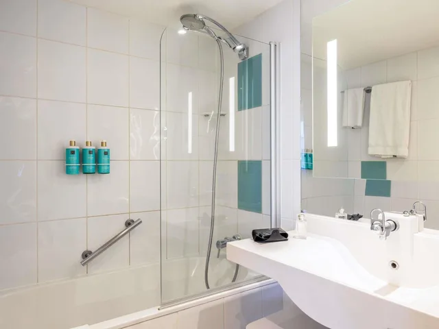 جناح تنفيذي بسرير كوين مع أريكة، Novotel Brussels off Grand Place 5/6