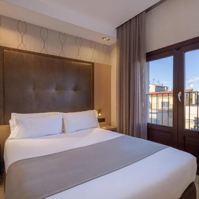 غرفة بسرير مزدوج أو سريرين منفصلين، Gran Hotel Barcino 3/10