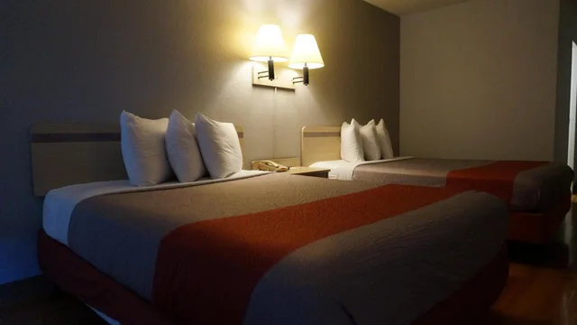 غرفة بسريرين كوين، Motel6 Belmont, CA San Francisco Redwood City 7/10