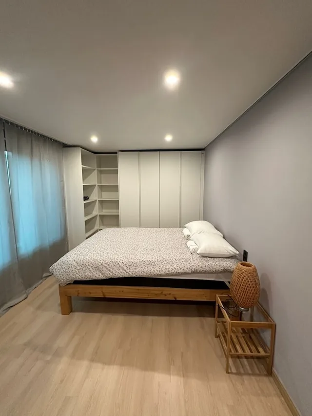 جناح بسرير كوين، R Guesthouse 1/4
