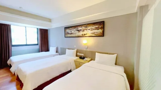 Room, Triple, 3 Beds, Delton Hotel 2/10