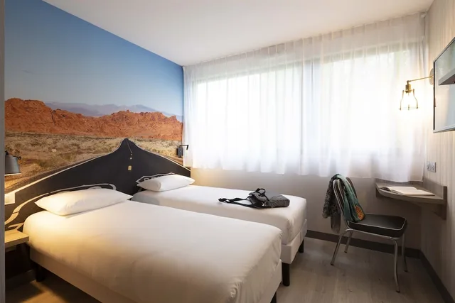 غرفة بسريرين منفصلين، Break Hotel Vierzon 1/2