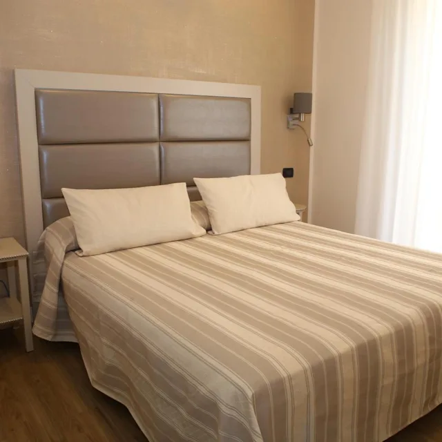 غرفة سوبيريور بسرير كينج، Hotel Piccinelli 1/8