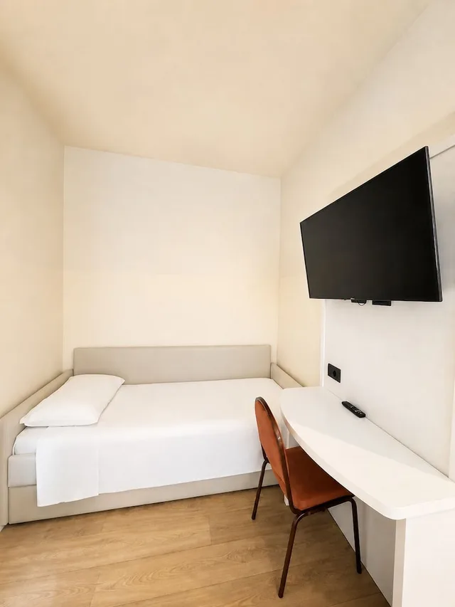 غرفة رباعية بسرير كوين وسريرين منفصلين لذوي الإعاقة، HOTEL PARIGI 2 3/8