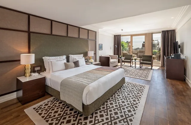 غرفة بسرير كينج بشرفة، The Stay Boulevard Nisantasi 1/2