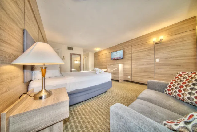 Deluxe, Studio, King Bed, Club Lux Resort By the Beach 9/10