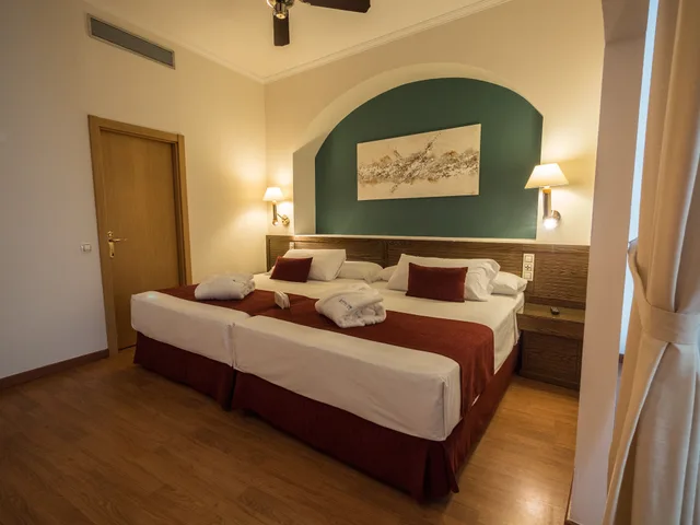 جناح جونيور بسرير كوين مع أريكة، Senator Cadiz Spa Hotel 2/7