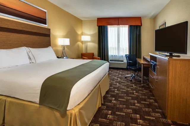 جناح بسرير كينج لذوي الإعاقة، Holiday Inn Express Hotel and Suites Fort Lauderdale Airport South 2/6