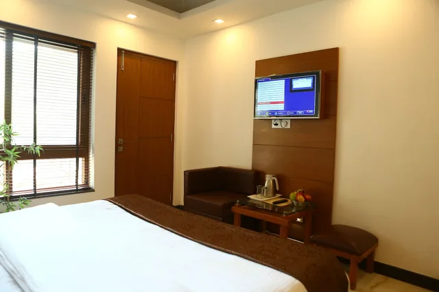 جناح عائلي بسريرين كينج بإطلالة على الجبل بغرفتي نوم، Oyo Rooms Mussoorie Library 3/4