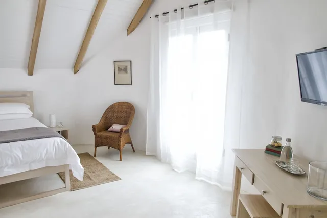 1 Bedroom, Luxury, Queen Bed, Terrace, Kogman And Keisie Guest Farm 1/2