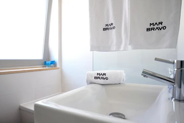 Room, Double Bed, Sea Front، Albergaria Mar Bravo 10/10