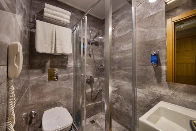 غرفة كبيرة بسريرين منفصلين، The Meretto Hotel Laleli 5/6