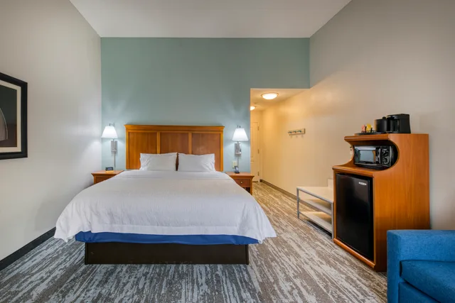 غرفة بسرير كينج، Hampton Inn Wilmington - University Area/Smith Creek Station 2/4