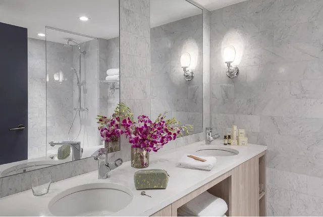 جناح جونيور، The Tillary Hotel Brooklyn 2/2