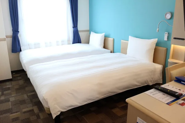 غرفة بسريرين منفصلين، Toyoko Inn Toyotashi Ekimae 5/6