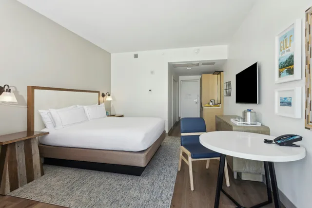 غرفة بسرير كينج بشرفة لذوي الإعاقة، The Lodge At Gulf State Park A Hilton Hotel 6/10