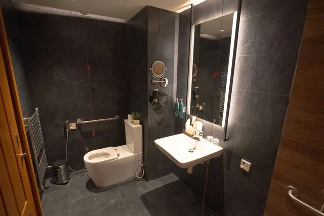 غرفة بسرير كينج، DoubleTree by Hilton Nathiagali 7/8