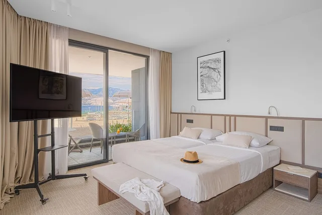 غرفة بريميوم بسريرين منفصلين بإطلالة على البحر بشرفة مع أريكة، Grand Hotel View 1/4