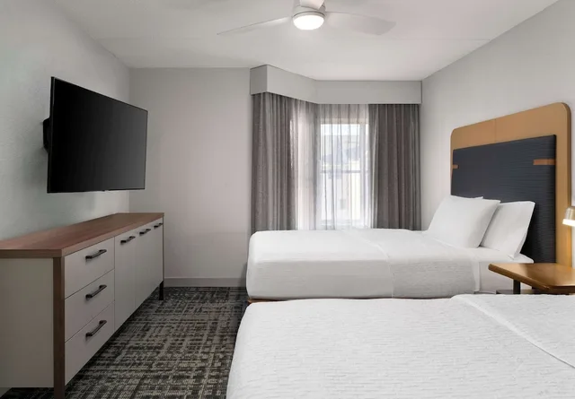 جناح ديلوكس بسريرين مزدوجين بغرفة نوم واحدة مع أريكة بمطبخ، Homewood Suites by Hilton Richmond - Airport 3/6