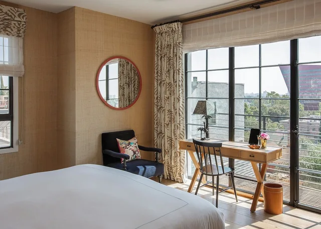 غرفة مريحة بسرير كوين، Hotel 850 SVB, West Hollywood, a Member of Design Hotels 1/1