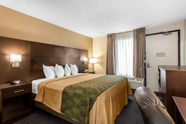 غرفة قياسية بسرير كينج، Travelodge by Wyndham North Charleston 3/7