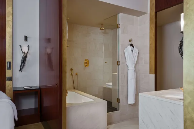 غرفة عائلية بسرير كينج وسريرين منفصلين، PARK HYATT PARIS VENDOME 3/4