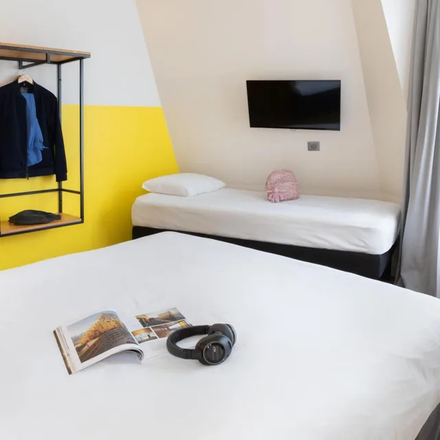 غرفة قياسية ثلاثية بسريرين منفصلين مع أريكة، Ibis Styles Paris Nation Porte de Montreuil 5/10