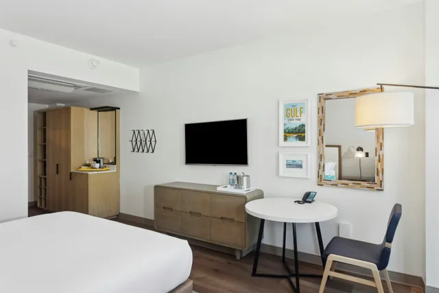 غرفة بسرير كينج بشرفة لذوي الإعاقة، The Lodge At Gulf State Park A Hilton Hotel 7/10