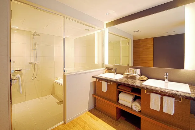 Deluxe, Twin Beds, Station View, Club Lounge Access, Corner, Nagoya Prince Hotel Sky Tower 4/5