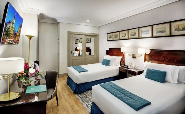 Classic, Twin Beds, Exterior View, Sercotel Gran Hotel Conde Duque 3/7