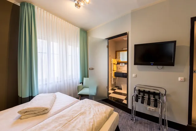 غرفة أساسية بسريرين منفصلين، Hotel Goldener Hirsch 3/10