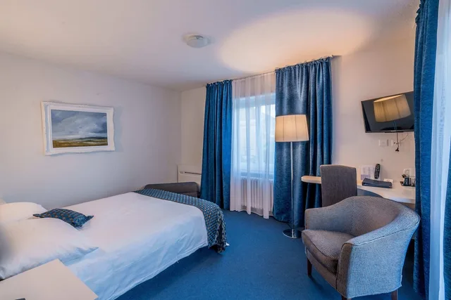 Superior, Queen Bed, Harbour Side، Hotel Touring au Lac 1/2